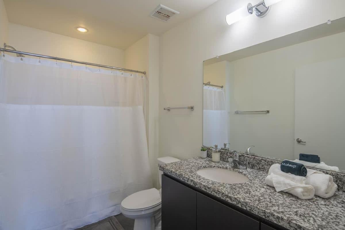 Apartament Striking 2Bd - Cdt- Gym, Pool, Parking - Sleep8 Phoenix Zewnętrze zdjęcie
