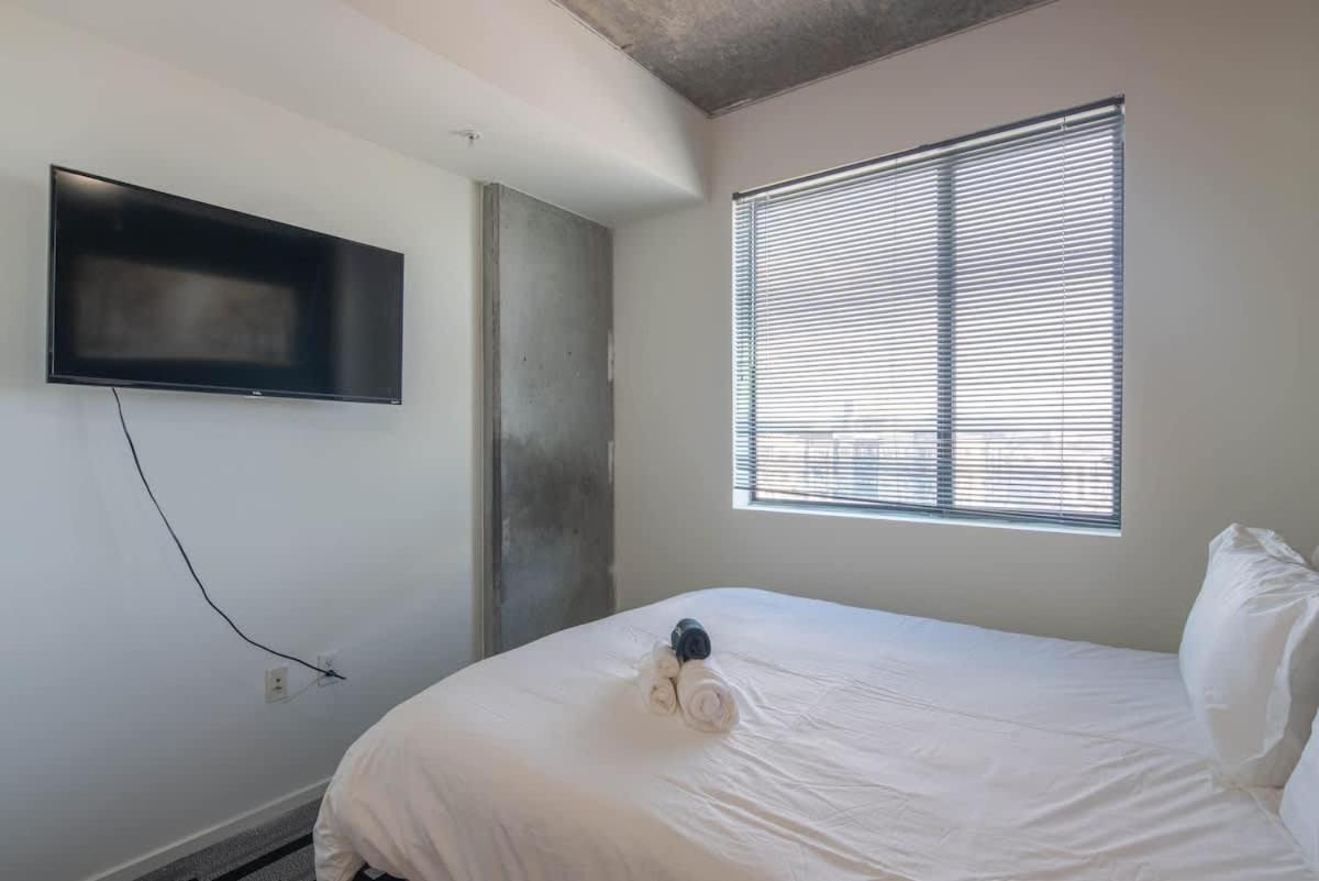 Apartament Striking 2Bd - Cdt- Gym, Pool, Parking - Sleep8 Phoenix Zewnętrze zdjęcie